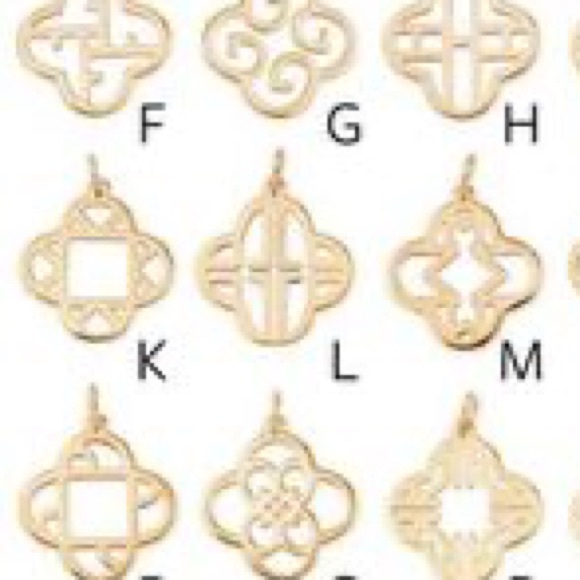 Stella & Dot Clover K Charm- gold - Picture 4 of 4